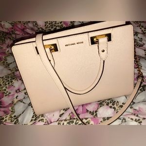 Michael kors purse big purse with removable straps pastel pink